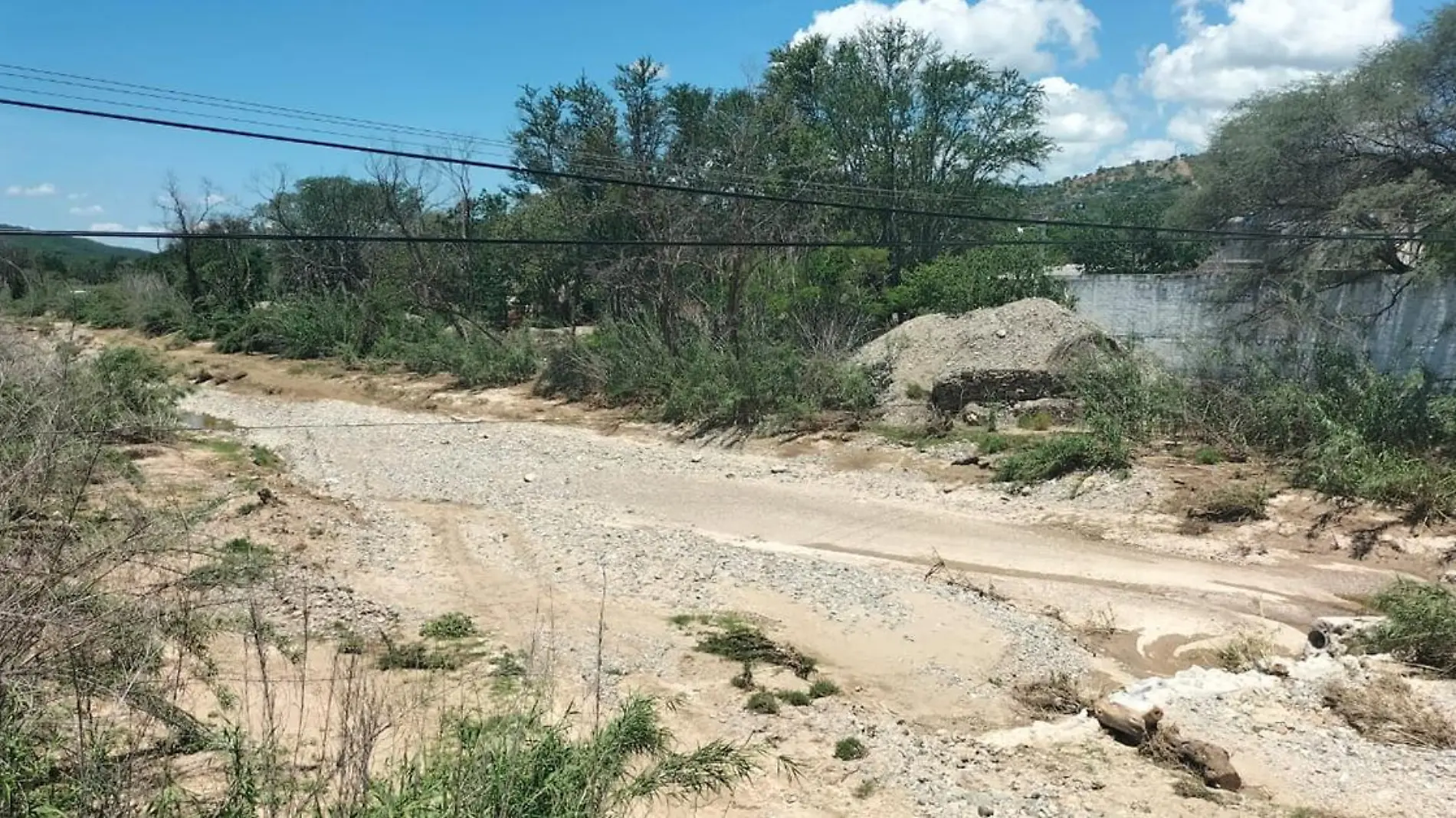 La barranca se mantiene seca, pese a las lluvias